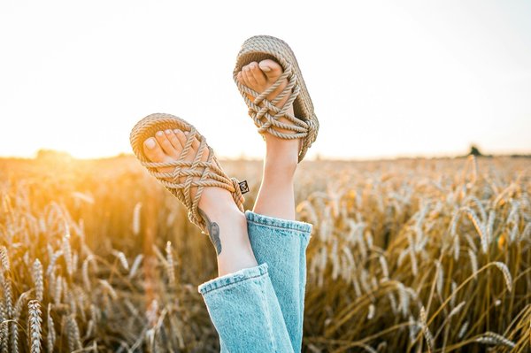 How to Choose the Right Type of Sandals for a Summer in Cornwall?